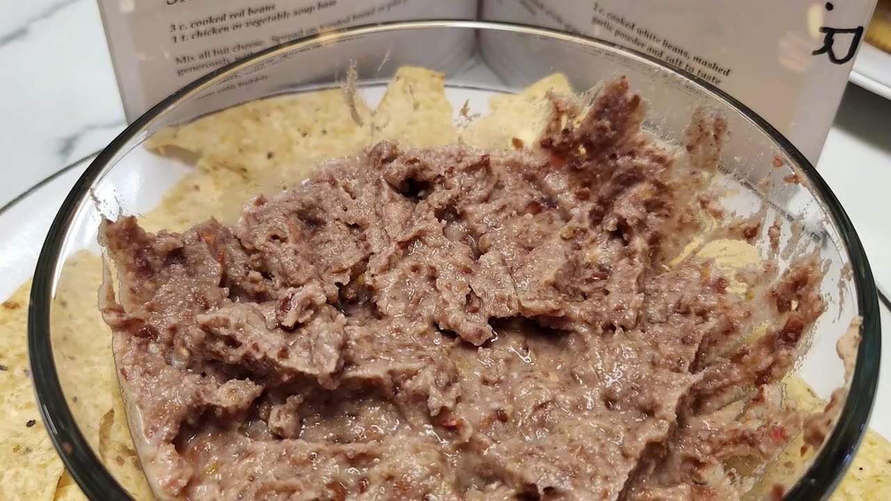 Recipe for an easy 2 ingredient Bean Dip