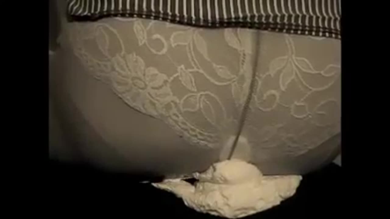 Sexy Pie Sitting