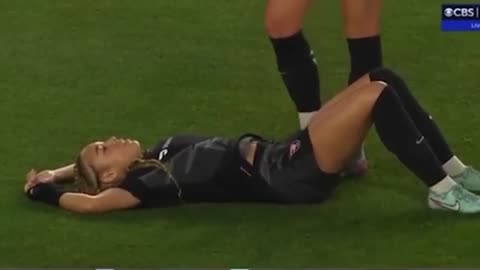 LOS ANGELES - 20 éves Savy King összeesett a pályán (nemattólvan!)