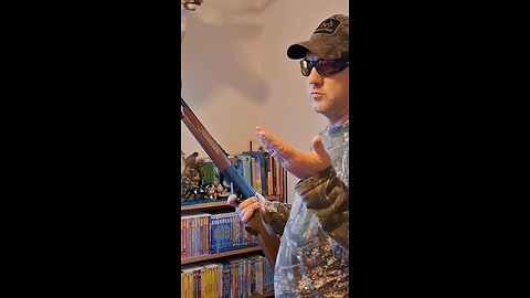 Indoors practice session, short