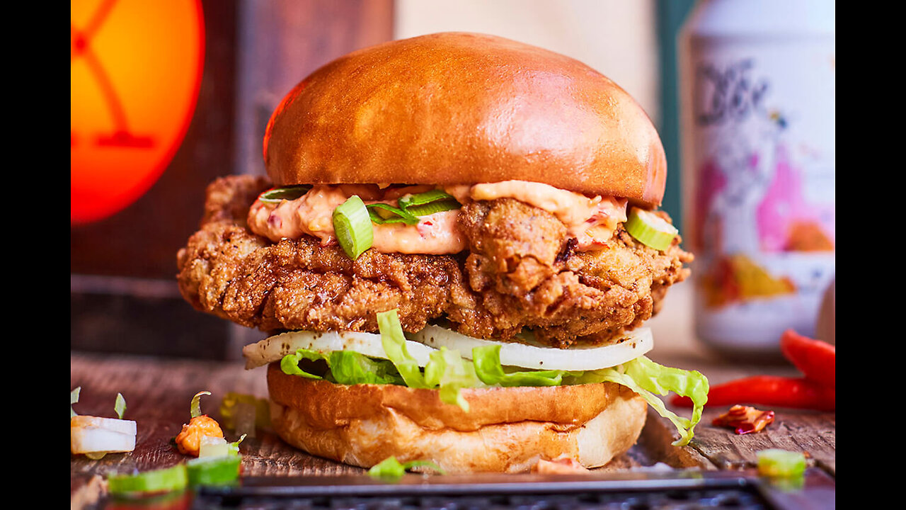 Let's make homemade fried chicken burger 🍔👌🏾