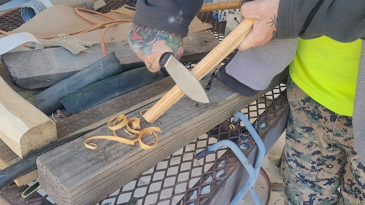MAKING CURLS