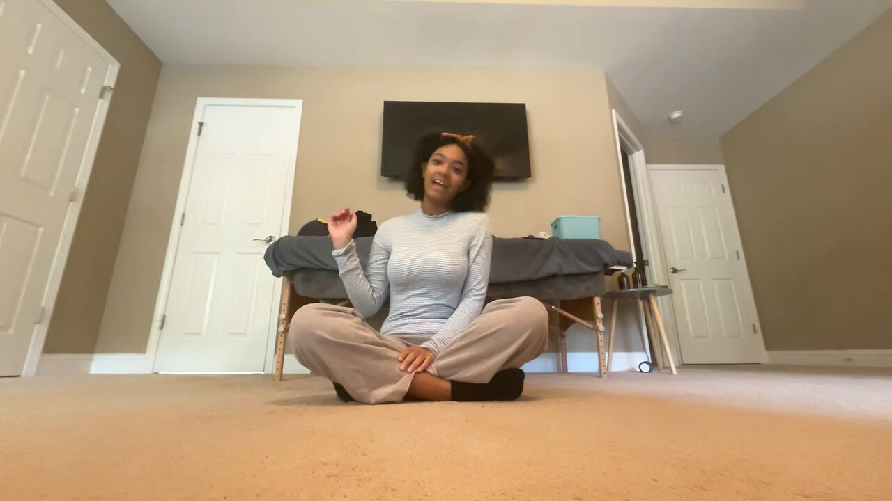 Simple stretches to do when you wake up