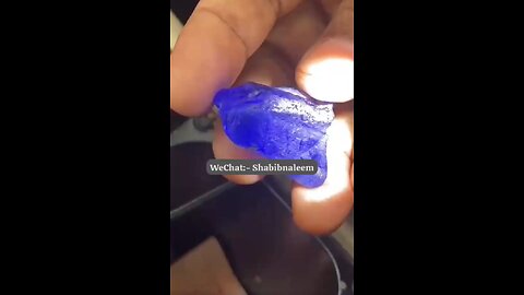 blue sapphire gemstone