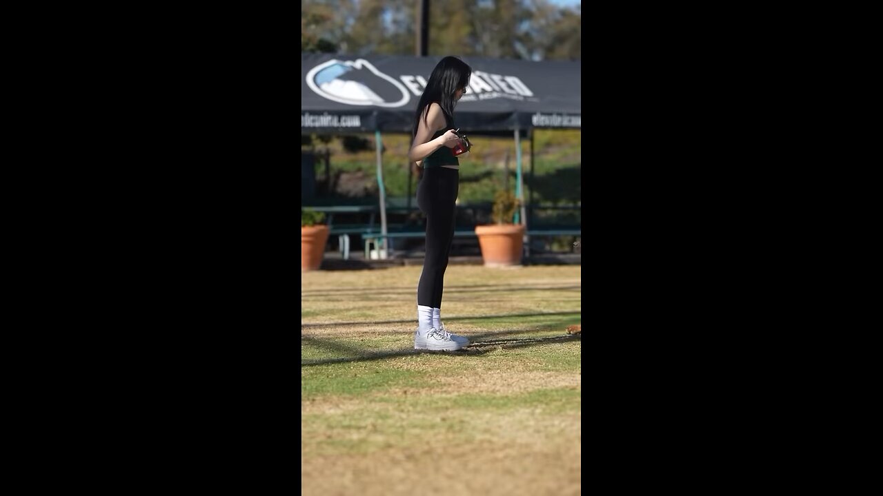 https://vt.tiktok.com/ZSMTEBN33/