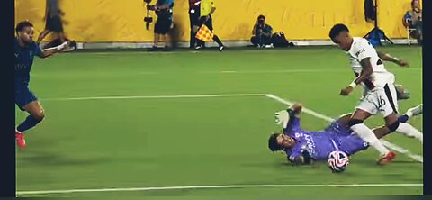 تصدي خرافي من بونو