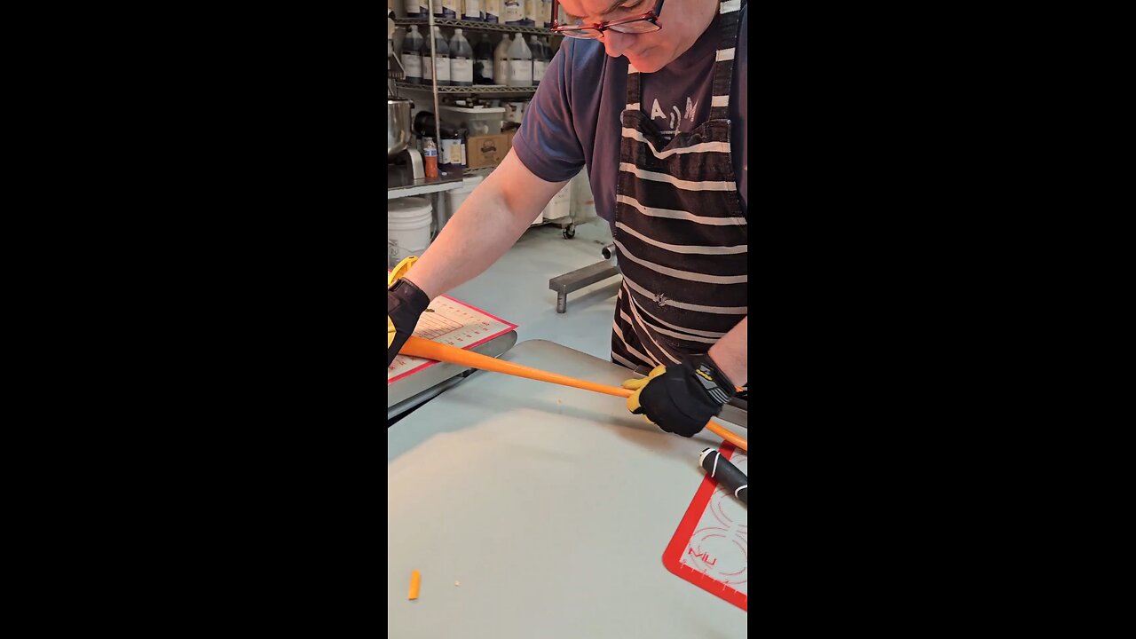 ASMR candy cutting. No talking.