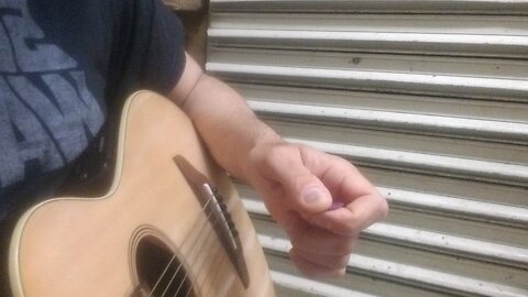 Yahmahow shitty this guitar I SAY