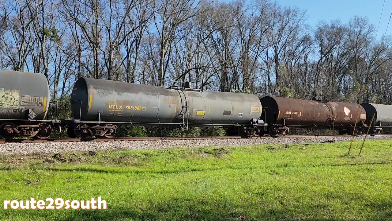 CSX 3150 and 246 Southbound on the Dothan Subdivision