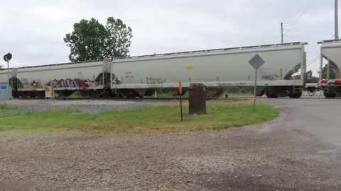 Wheeling & Lake Erie mix freight train going through Creston, Ohio