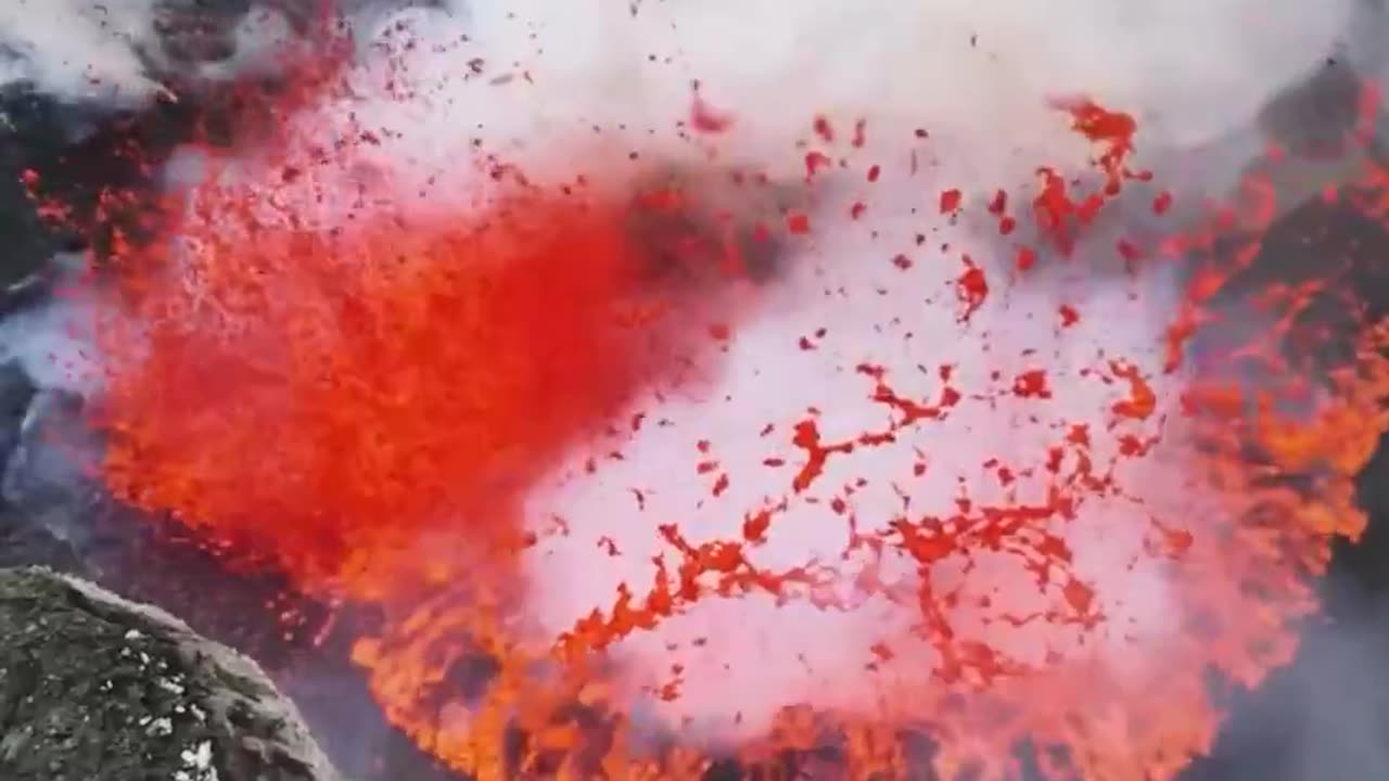 Shpërthen mali Etna në Siçili - Shikoni video mbresëlënëse