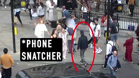 Undercover police floor London phone snatcher mid-theft