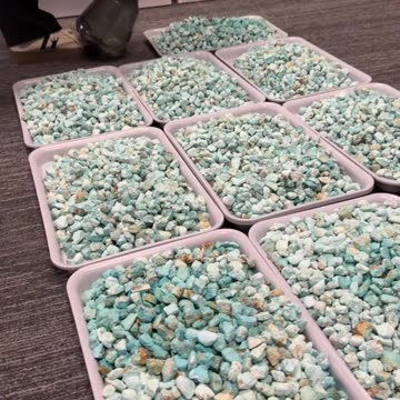 20250917-03 Free-Form Turquoise: Unrestrained Natural Beauty