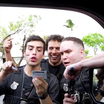 Los policías de mi paísv