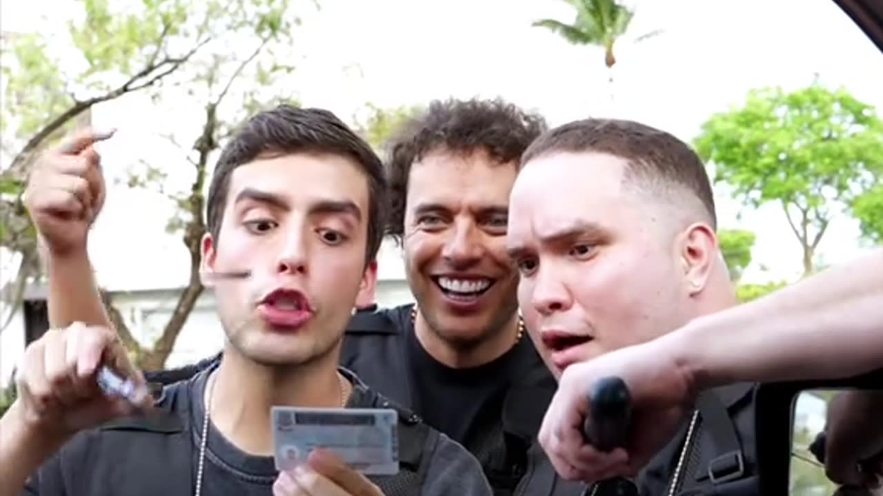 Los policías de mi paísv