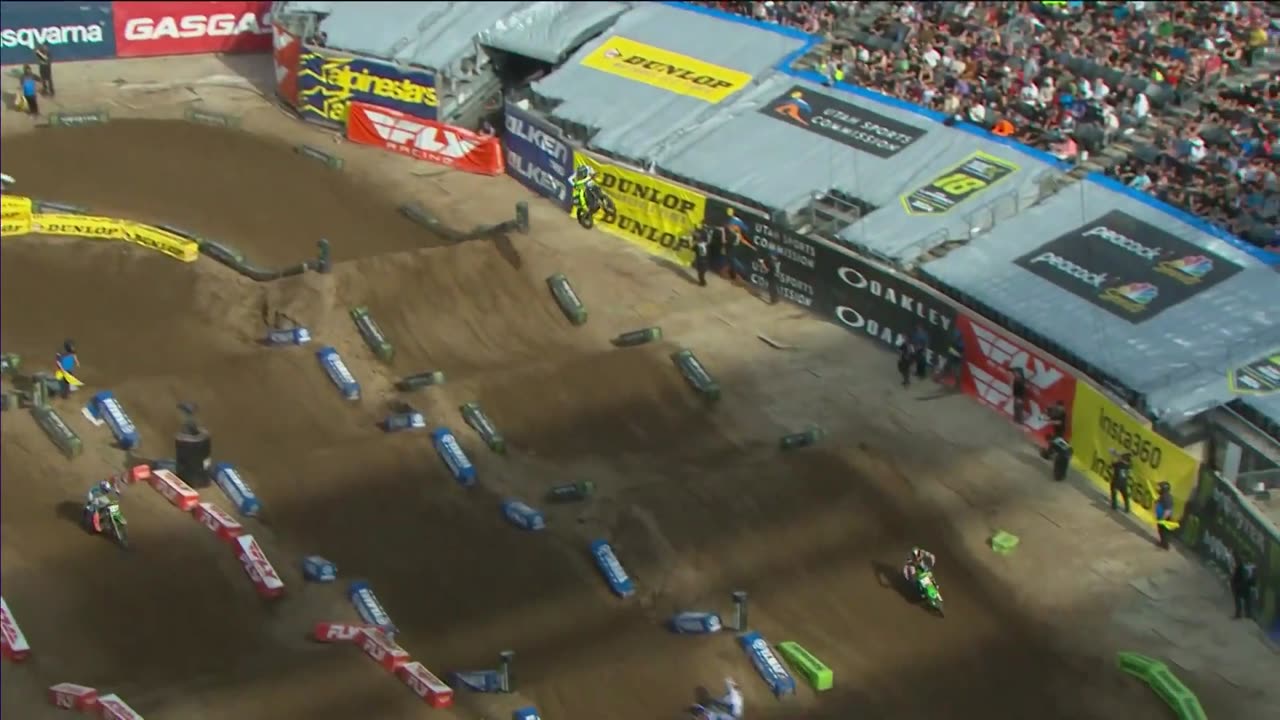 Supercross 2025 Round 14 Highlights |INSANE FINISH at MetLife Stadium| Crazy 250SX Battle in NJ