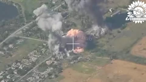 Ukrainian Airstrikes Demolish Russian Infantry Positions