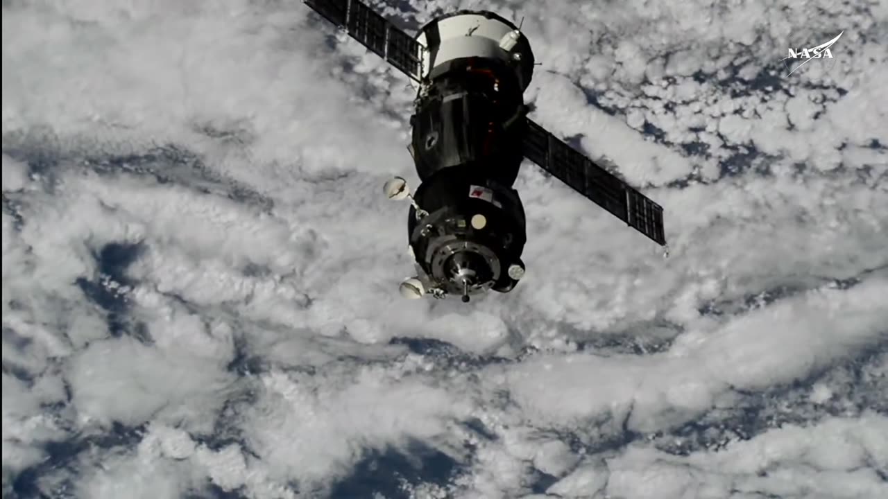 NASA Astronaut Jonny Kim Soyuz MS-27 Docking