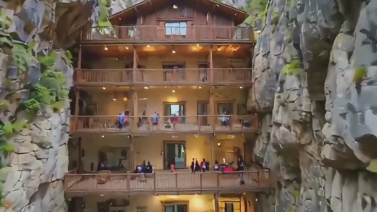 Hidden Canyon Resort with River Views and Cliff side Dining.