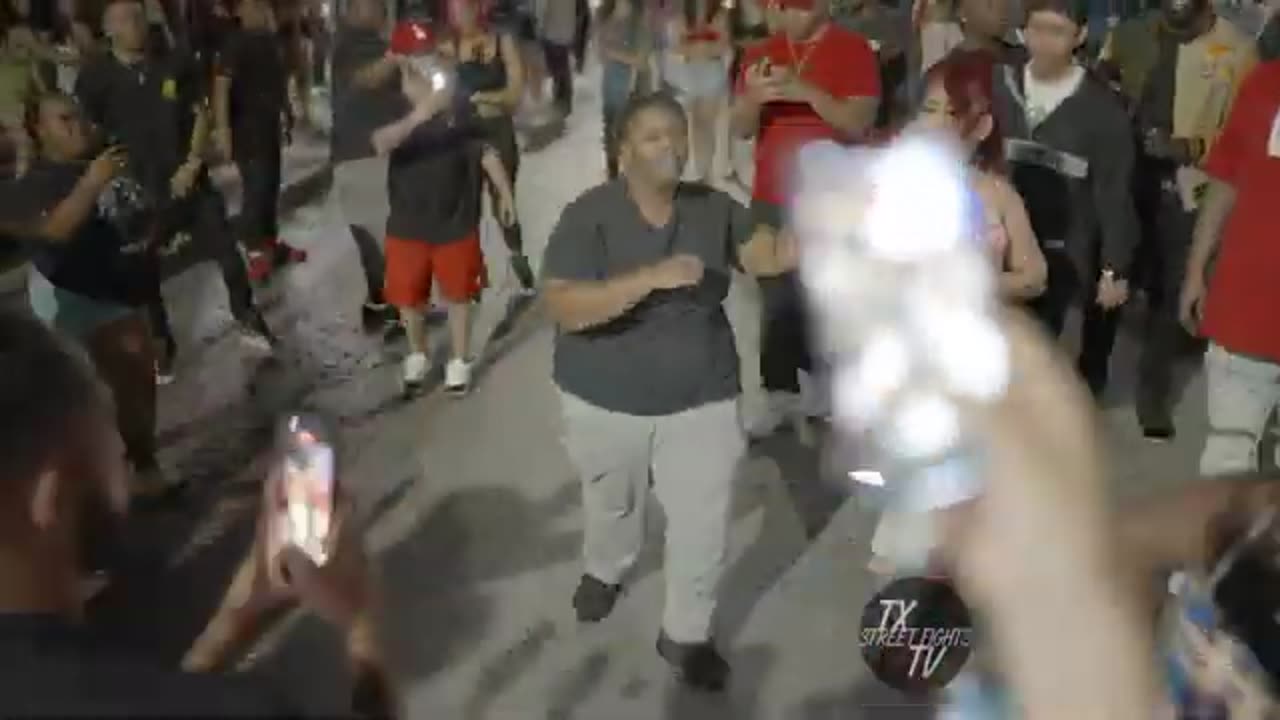 Crazy night Fight Brawl breaks out 6th Street Austin TX 4-2-2023