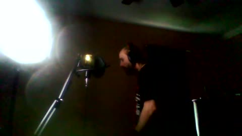 Cyraxx YouTube 05-06-25 Back to trash sing-along
