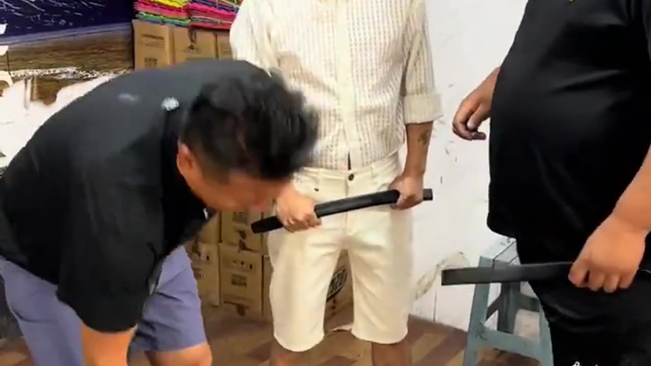 Coconut shell flour holds the challenge: Who wants to hit whom the belt wants to hit the simple