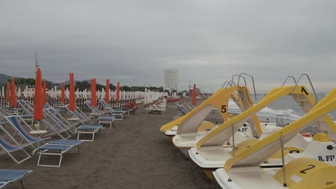 MARINA DI MASSA - IL LUGLIO PIÙ FREDDO DEGLI ULTIMI 14 ANNI, E IL PIÙ INSTABILE DEGLI ULTIMI 11