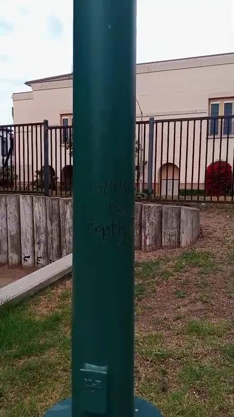 HINDUS IN LOS ANGELES EXPRESS THEIR FEELINGS AGAINST GENOCIDAL MUSLIM TERRORISTS.