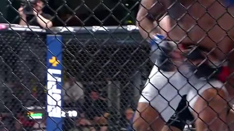 Bite of The Night 🥶 We've NEVER seen a UFC fight end like this!