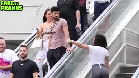 THE BEST ESCALATOR PRANKS!! _COUPLES REACTIONS_