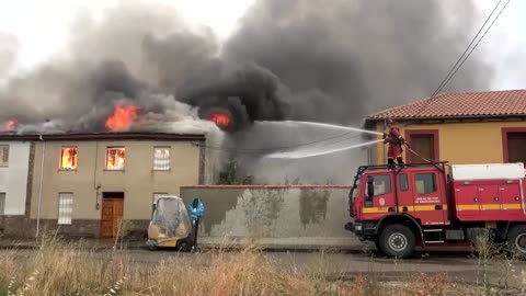 Firefighters battle overnight wildfires in Spain