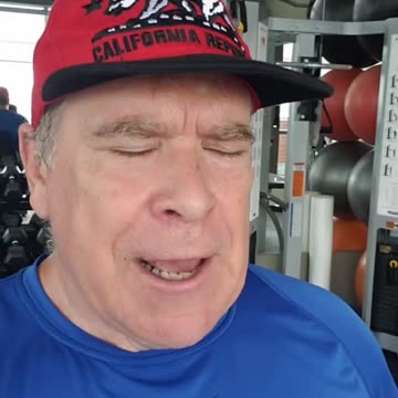 CHILLIJOKES - SCOTCH BAGPIPES AND STILTS DAY