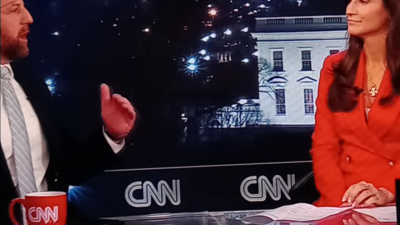 Things get spicy on cnn over eggs