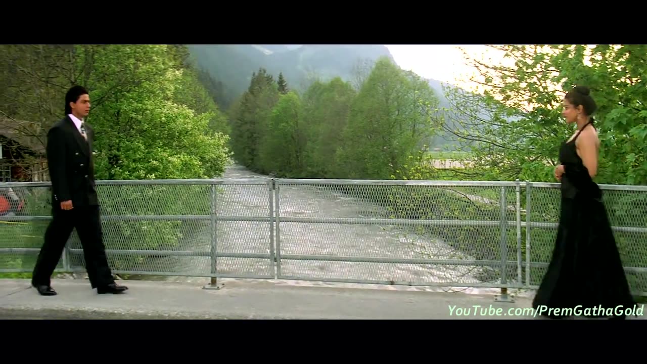 Tujhe Dekha To Ye Jaana Sanam