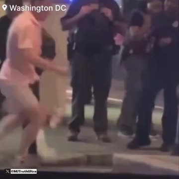 Man who threw sand who ch at ICE Officers found not guilty