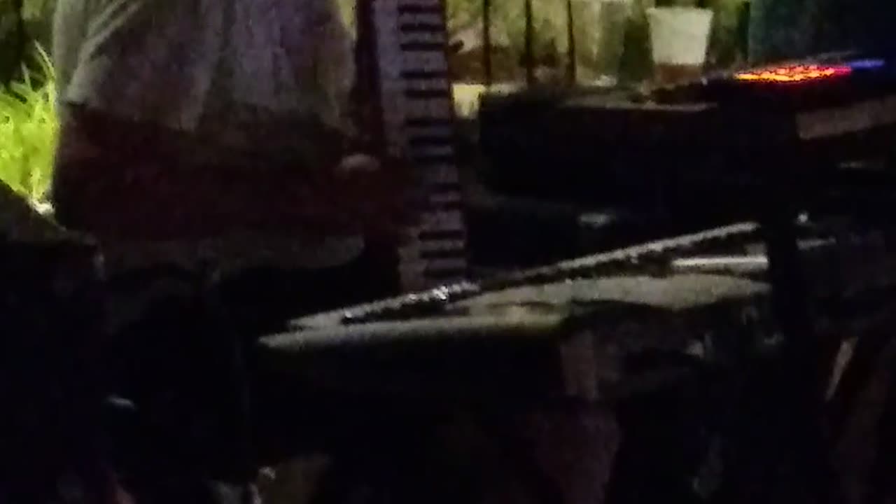 Down Loa: Hubby on Harmonium