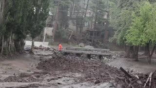 Shocking footage has emerged of the exact moment flash flooding began in Ruidoso, New Mexico.