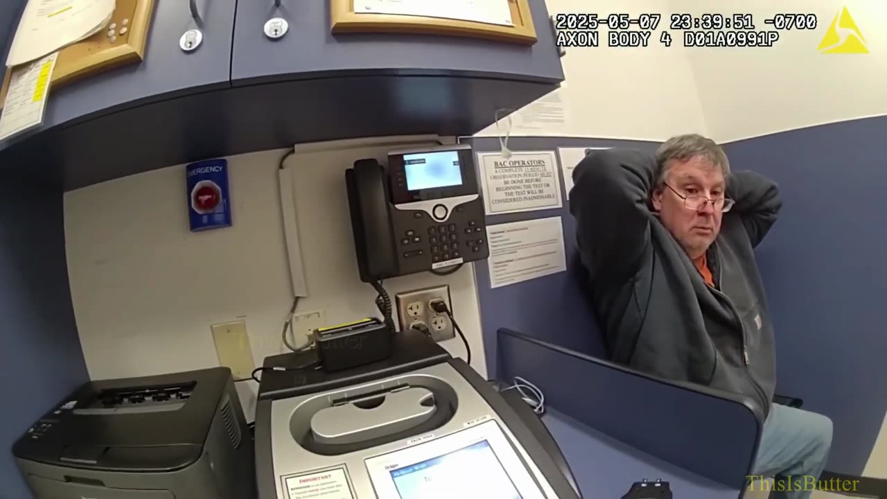 Clark County deputy fatally stabs DUI suspect in the back while being attacked in the station