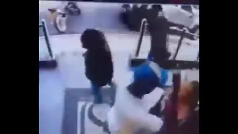 Ex-Policeman Shoots Robber of Color in Attempted Heist Outside Medellín Hotel