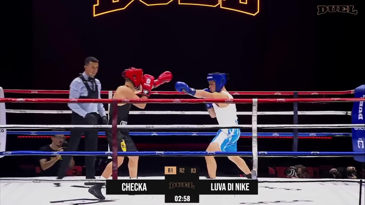 Checka vs Luva di Nike - Completo