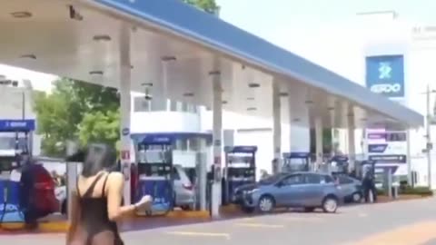 The cameraman only had to do one thing, and he did it.