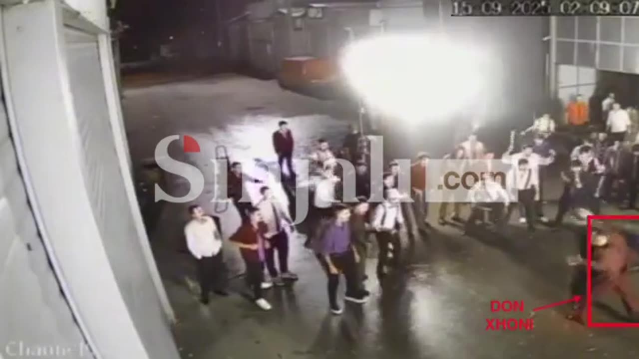 Përleshje gjatë incizimit të klipit të Don Xhonit