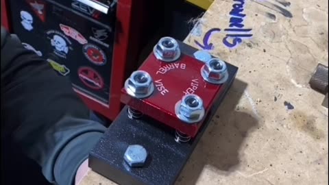 VIPER BARREL VISE