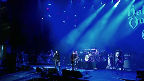 Cold Turkey...Five to One / Break On Through (to the Other Side) - Hollywood Vampires (live)