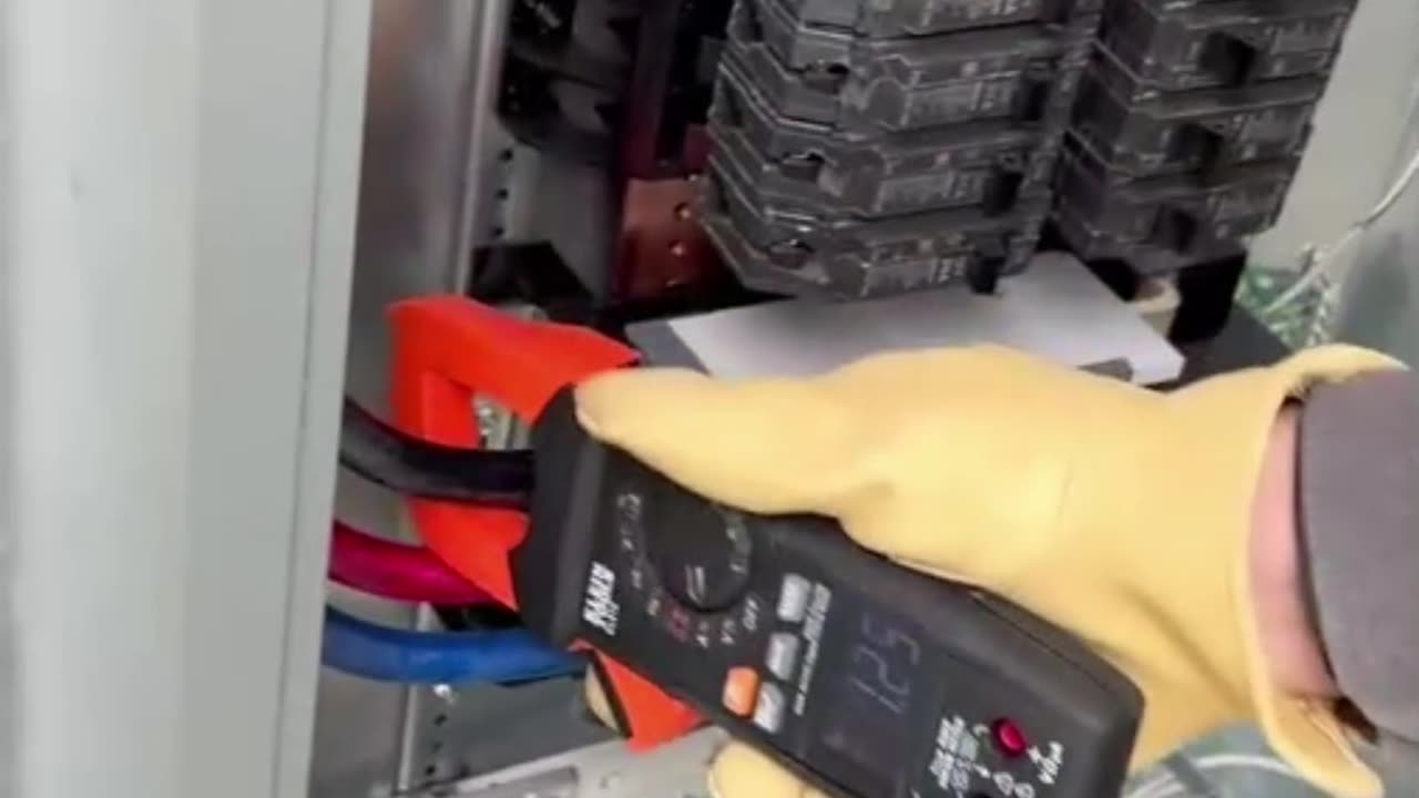 Measure current, voltage, frequency - even temperature - all with one Kleim Clamp Meter. 🔥