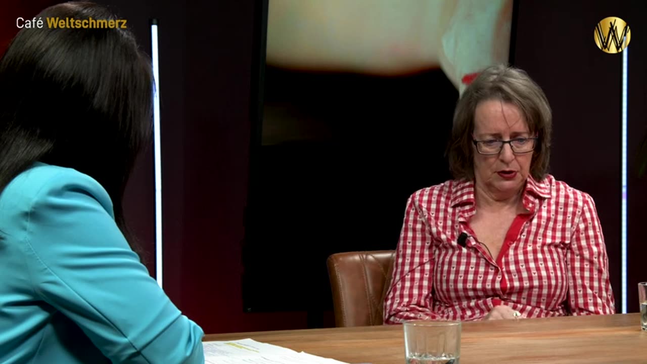 Sybilla Claus - Cafe Weltschmerz - D66 wetsvoorstel maakt kinderen jeugd weerloos tegen enderideologie