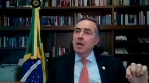 Às Fake news da Globo e do Barroso 😁 Globo Putin é ditador de extrema direita. Barroso Maduro é de direita.