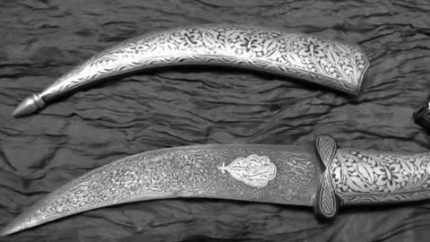 How Are Damascus Knives Made_ Crafting a Blade of Legends