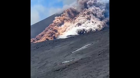 mount Etna erupts with massive explosion
