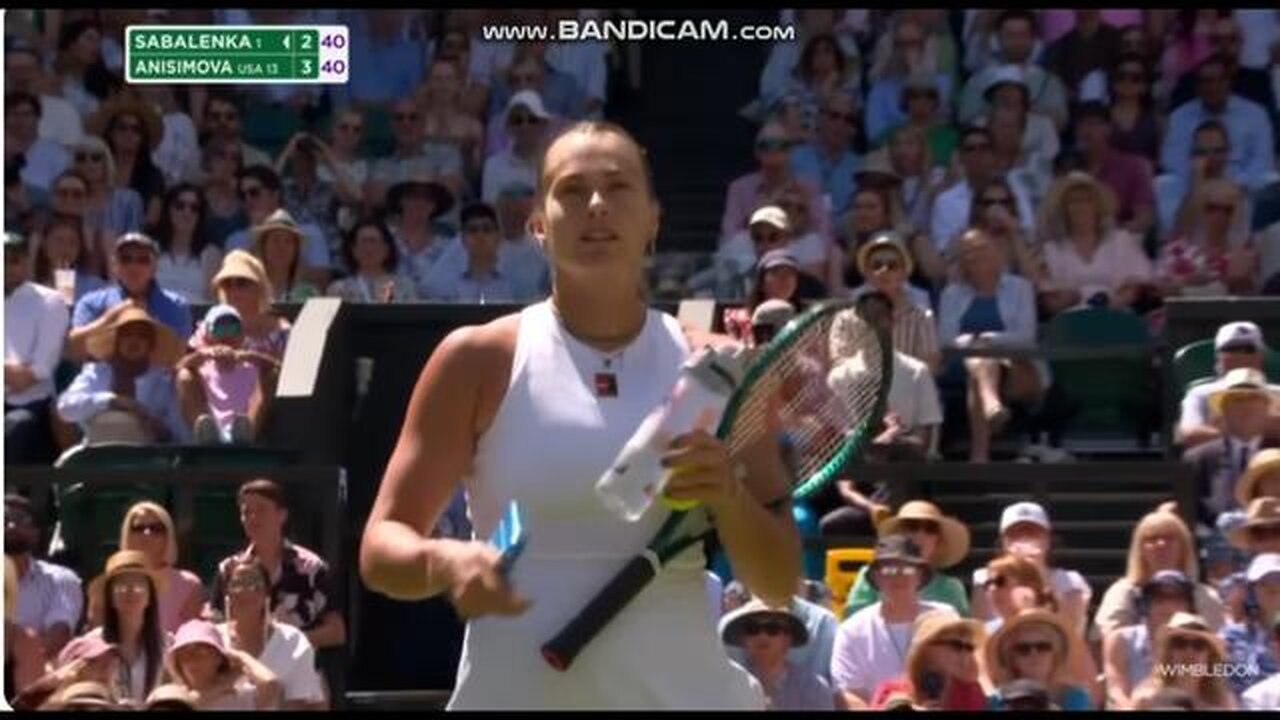 Aryna Sabalenka stops match to help an ill member of the crowd Wimbledon 2025